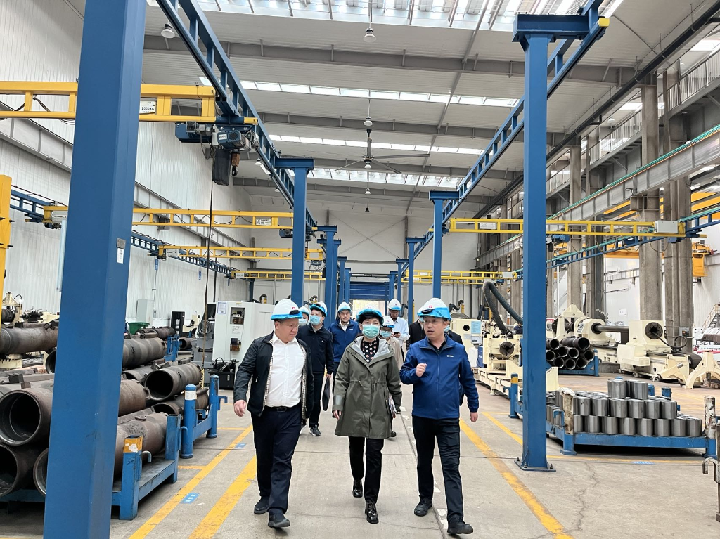 河南省科技厅副厅长陶曼晞、航空港区管委会副主任魏学彬一行莅临必发工业园